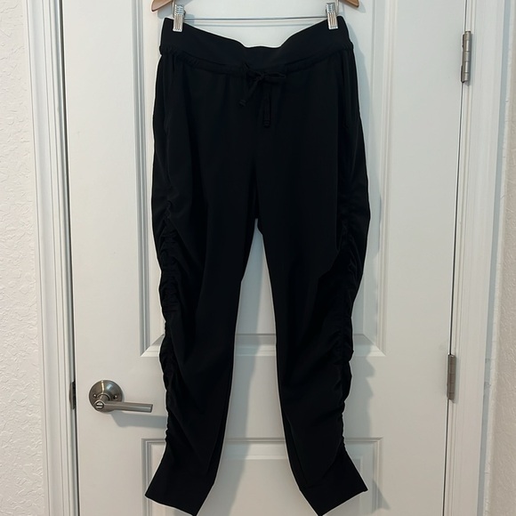 Athleta Attitude Black Jogger Yoga Workout Pants Size 6 - Picture 8 of 17